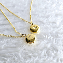 Load image into Gallery viewer, Gold Locket Necklace Detail