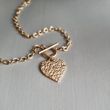 Load image into Gallery viewer, heart necklace, gold heart necklace, t bar heart necklace, 18k gold t bar heart necklace, love necklace, gold jewellery, gold necklace for her, gift for her, christmas gift for her, jewellery for her - Dorsya