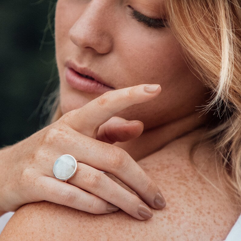 Dorsya - round shape moonstone sterling silver ring, boho ring, accessories, statement ring, gift for her, gemstone ring, meaningful jewellery